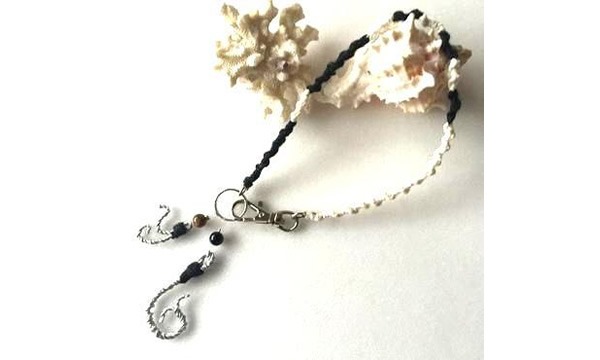 フィッシュフックとパワーストーンで作る"幸せを釣り上げる"キーホルダー講座